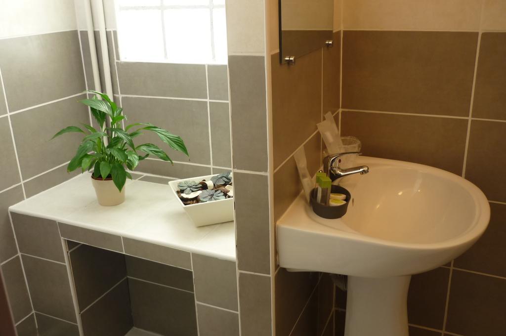 L'Hospitalet Saint Charles Hotel Montpellier Habitación foto